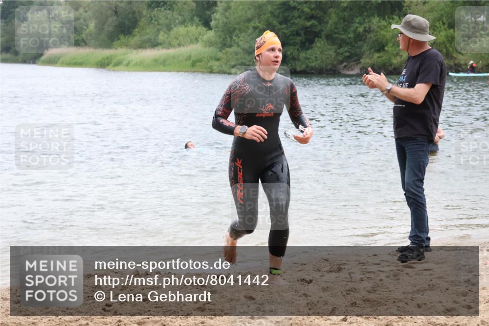 21.06.2025 - 27. Vierlanden-Triathlon Lena Gebhardt http://msf.ph/oto/8041442 15.06.2025 13:07:21 Schwimmen 1172, 1196, 1218, 1225 meine-sportfotos.de