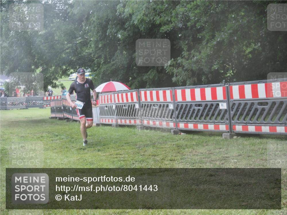 21.06.2025 - 27. Vierlanden-Triathlon KatJ http://msf.ph/oto/8041443 15.06.2025 14:32:59 Ziel 1262, 1307 meine-sportfotos.de
