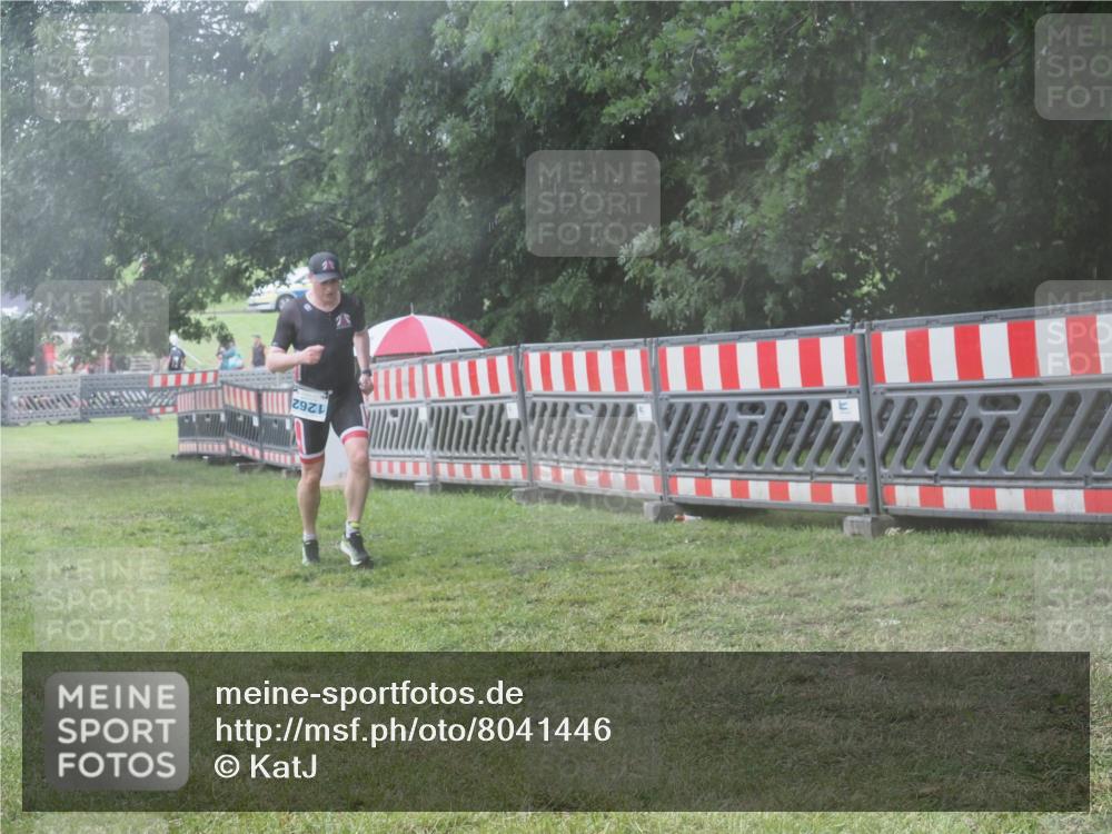 21.06.2025 - 27. Vierlanden-Triathlon KatJ http://msf.ph/oto/8041446 15.06.2025 14:32:59 Ziel 1262, 1307 meine-sportfotos.de