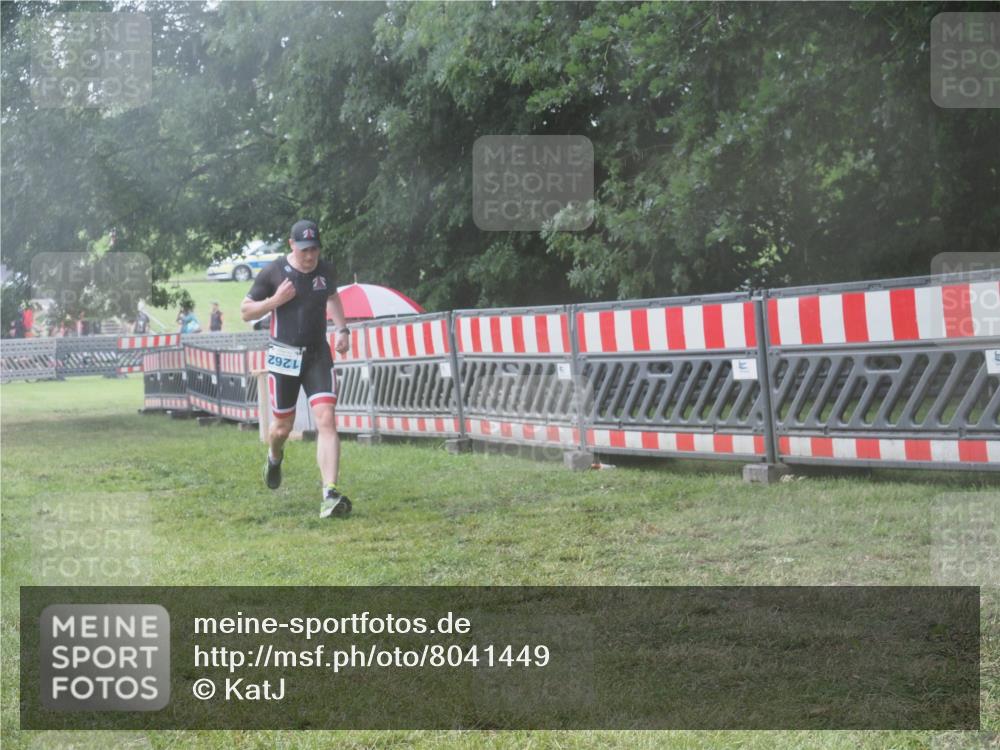 21.06.2025 - 27. Vierlanden-Triathlon KatJ http://msf.ph/oto/8041449 15.06.2025 14:33:00 Ziel 1262, 1307 meine-sportfotos.de