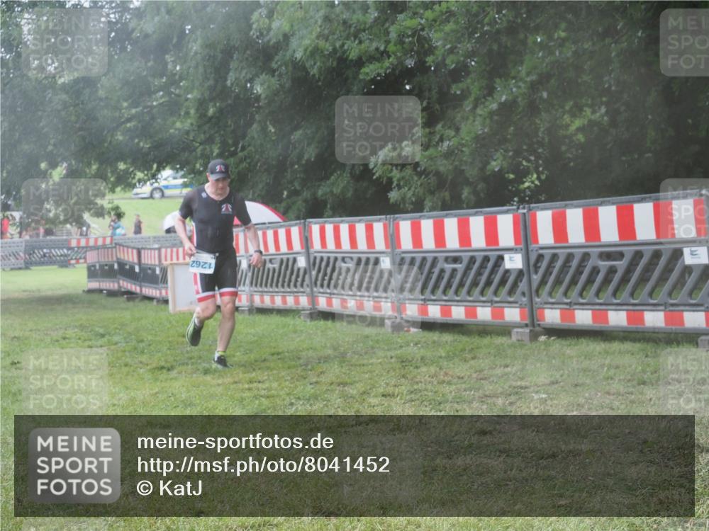 21.06.2025 - 27. Vierlanden-Triathlon KatJ http://msf.ph/oto/8041452 15.06.2025 14:33:00 Ziel 1262, 1307 meine-sportfotos.de