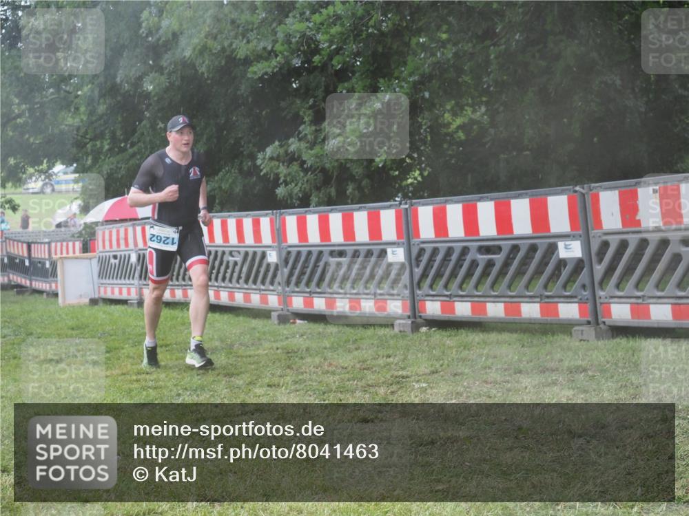 21.06.2025 - 27. Vierlanden-Triathlon KatJ http://msf.ph/oto/8041463 15.06.2025 14:33:00 Ziel 1262, 1307 meine-sportfotos.de