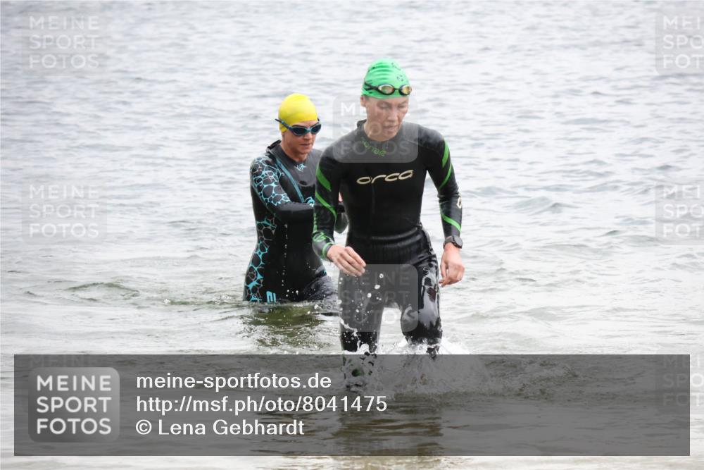 21.06.2025 - 27. Vierlanden-Triathlon Lena Gebhardt http://msf.ph/oto/8041475 15.06.2025 13:07:27 Schwimmen 1172, 1196, 1211, 1225, 1228 meine-sportfotos.de