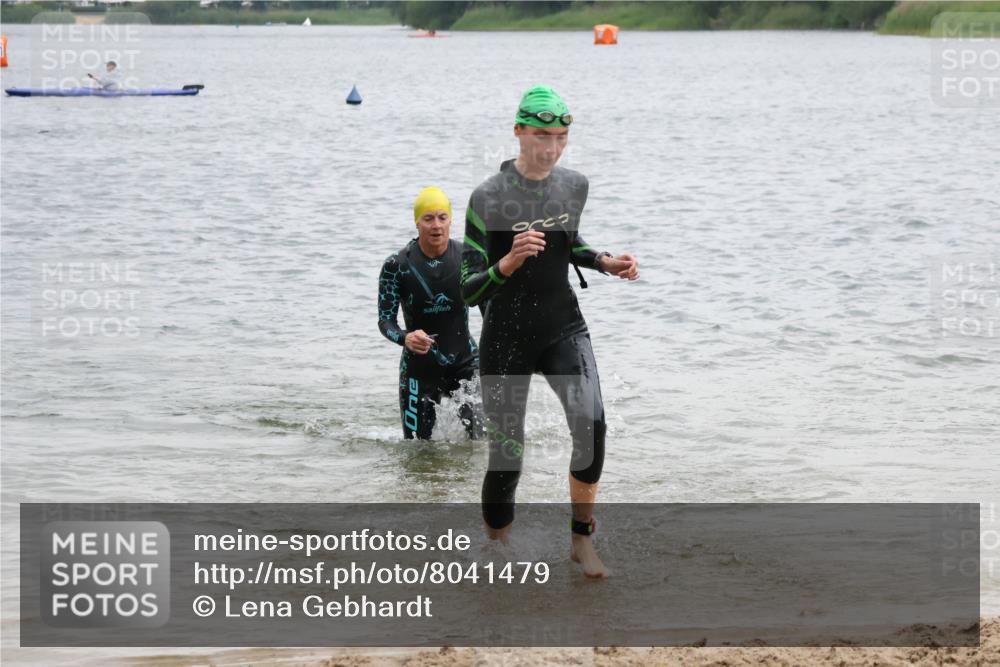 21.06.2025 - 27. Vierlanden-Triathlon Lena Gebhardt http://msf.ph/oto/8041479 15.06.2025 13:07:29 Schwimmen 1172, 1196, 1211, 1225, 1228 meine-sportfotos.de