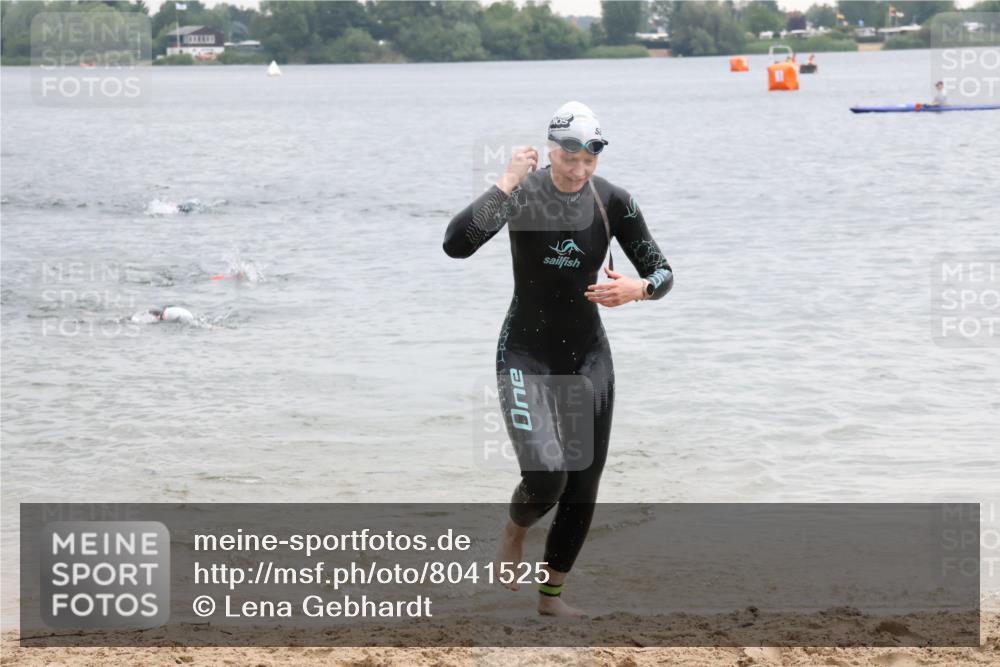 21.06.2025 - 27. Vierlanden-Triathlon Lena Gebhardt http://msf.ph/oto/8041525 15.06.2025 13:07:45 Schwimmen 1203 meine-sportfotos.de