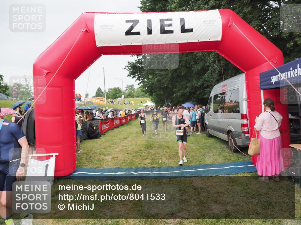 21.06.2025 - 27. Vierlanden-Triathlon MichiJ http://msf.ph/oto/8041533 15.06.2026 13:29:50 Ziel 109, 1061, 1069, 1070, 1071 meine-sportfotos.de