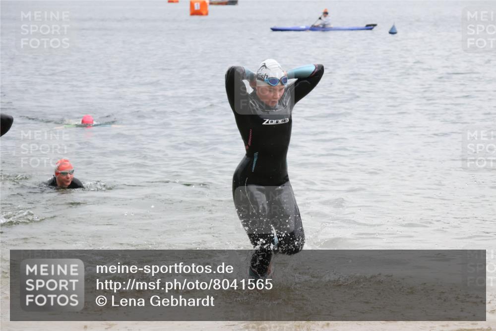 21.06.2025 - 27. Vierlanden-Triathlon Lena Gebhardt http://msf.ph/oto/8041565 15.06.2025 13:07:56 Schwimmen 1203, 1209, 1216, 1226 meine-sportfotos.de