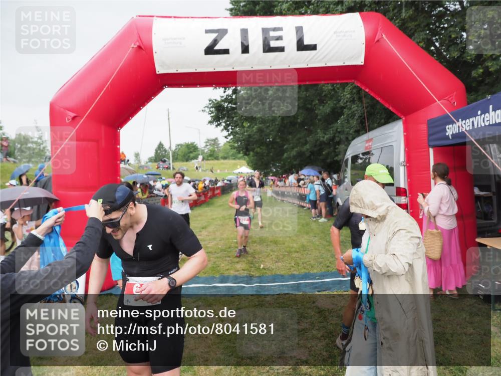 21.06.2025 - 27. Vierlanden-Triathlon MichiJ http://msf.ph/oto/8041581 15.06.2026 13:30:17 Ziel 68, 227, 663, 958, 970 meine-sportfotos.de