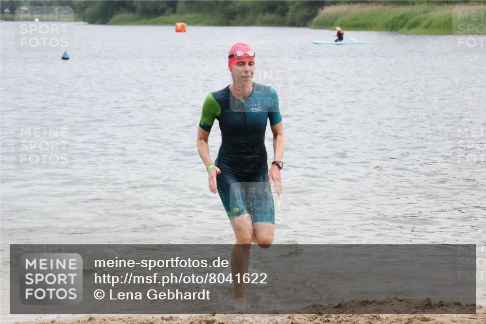 21.06.2025 - 27. Vierlanden-Triathlon Lena Gebhardt http://msf.ph/oto/8041622 15.06.2025 13:08:13 Schwimmen 1168, 1173, 1176, 1178, 1185, 1198, 1202, 1212, 1216 meine-sportfotos.de