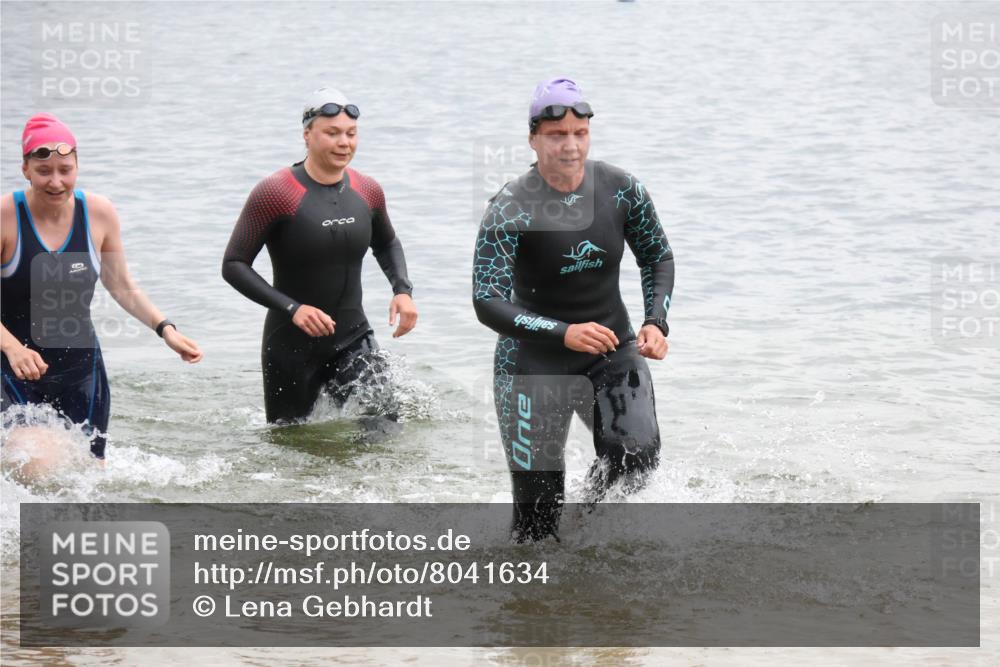 21.06.2025 - 27. Vierlanden-Triathlon Lena Gebhardt http://msf.ph/oto/8041634 15.06.2025 13:08:16 Schwimmen 1168, 1173, 1176, 1178, 1185, 1198, 1202, 1212 meine-sportfotos.de