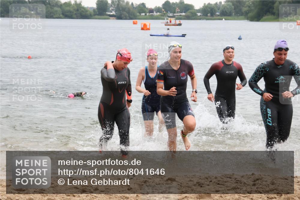 21.06.2025 - 27. Vierlanden-Triathlon Lena Gebhardt http://msf.ph/oto/8041646 15.06.2025 13:08:17 Schwimmen 1168, 1173, 1176, 1178, 1185, 1198, 1202, 1212 meine-sportfotos.de