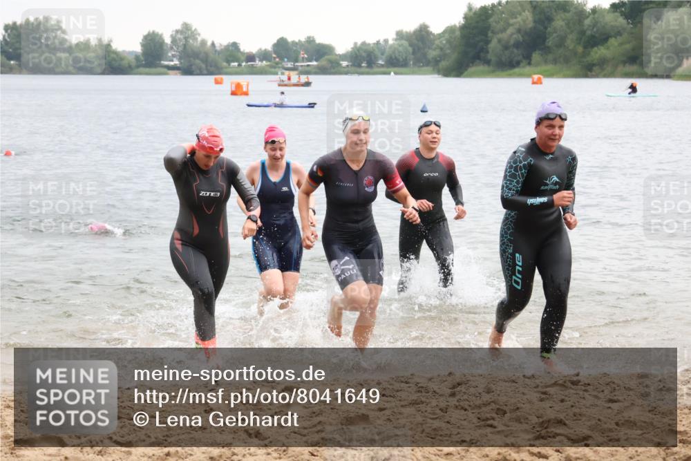 21.06.2025 - 27. Vierlanden-Triathlon Lena Gebhardt http://msf.ph/oto/8041649 15.06.2025 13:08:18 Schwimmen 1168, 1173, 1176, 1178, 1185, 1198, 1202, 1212 meine-sportfotos.de