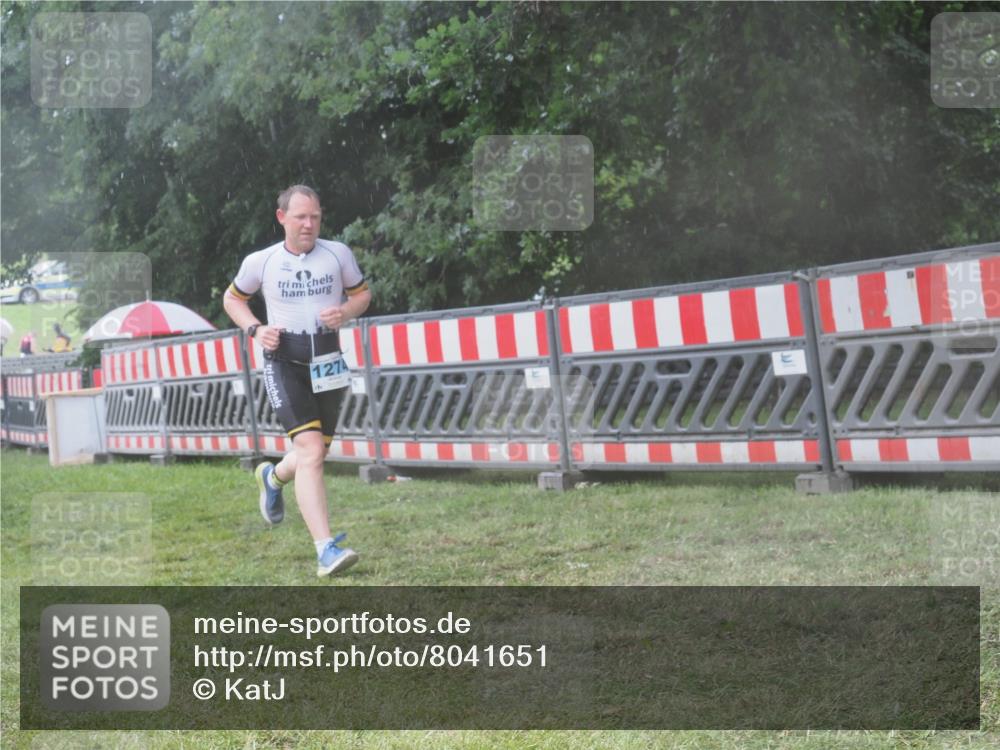 21.06.2025 - 27. Vierlanden-Triathlon KatJ http://msf.ph/oto/8041651 15.06.2025 14:34:45 Ziel 1274 meine-sportfotos.de