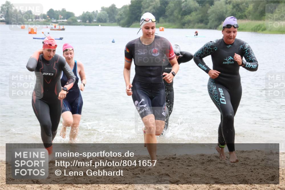 21.06.2025 - 27. Vierlanden-Triathlon Lena Gebhardt http://msf.ph/oto/8041657 15.06.2025 13:08:18 Schwimmen 1168, 1173, 1176, 1178, 1185, 1198, 1202, 1212 meine-sportfotos.de