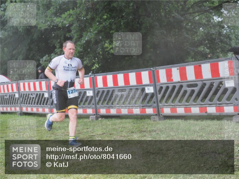 21.06.2025 - 27. Vierlanden-Triathlon KatJ http://msf.ph/oto/8041660 15.06.2025 14:34:46 Ziel 1274 meine-sportfotos.de