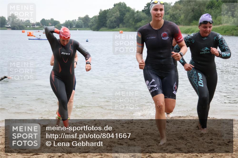 21.06.2025 - 27. Vierlanden-Triathlon Lena Gebhardt http://msf.ph/oto/8041667 15.06.2025 13:08:19 Schwimmen 1168, 1173, 1176, 1178, 1185, 1198, 1202, 1212 meine-sportfotos.de