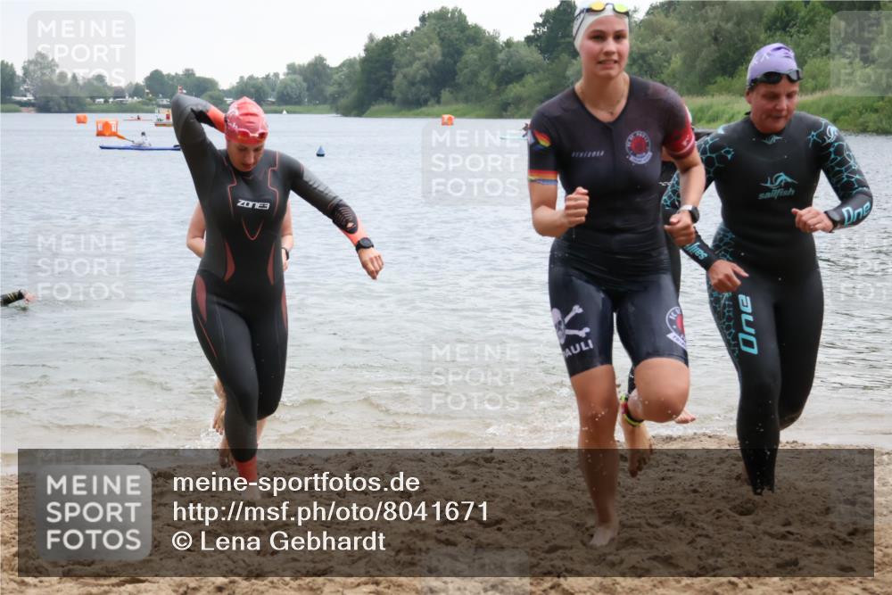 21.06.2025 - 27. Vierlanden-Triathlon Lena Gebhardt http://msf.ph/oto/8041671 15.06.2025 13:08:19 Schwimmen 1168, 1173, 1176, 1178, 1185, 1198, 1202, 1212 meine-sportfotos.de