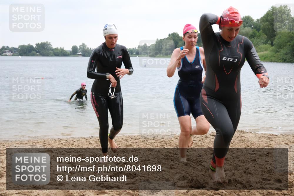 21.06.2025 - 27. Vierlanden-Triathlon Lena Gebhardt http://msf.ph/oto/8041698 15.06.2025 13:08:21 Schwimmen 1168, 1173, 1176, 1185, 1198, 1202, 1212, 1229 meine-sportfotos.de