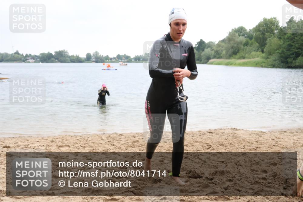 21.06.2025 - 27. Vierlanden-Triathlon Lena Gebhardt http://msf.ph/oto/8041714 15.06.2025 13:08:22 Schwimmen 1168, 1173, 1176, 1185, 1198, 1202, 1212, 1229 meine-sportfotos.de