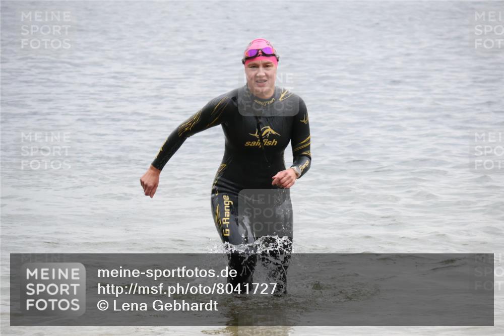21.06.2025 - 27. Vierlanden-Triathlon Lena Gebhardt http://msf.ph/oto/8041727 15.06.2025 13:08:25 Schwimmen 1168, 1173, 1176, 1185, 1198, 1202, 1212, 1229 meine-sportfotos.de