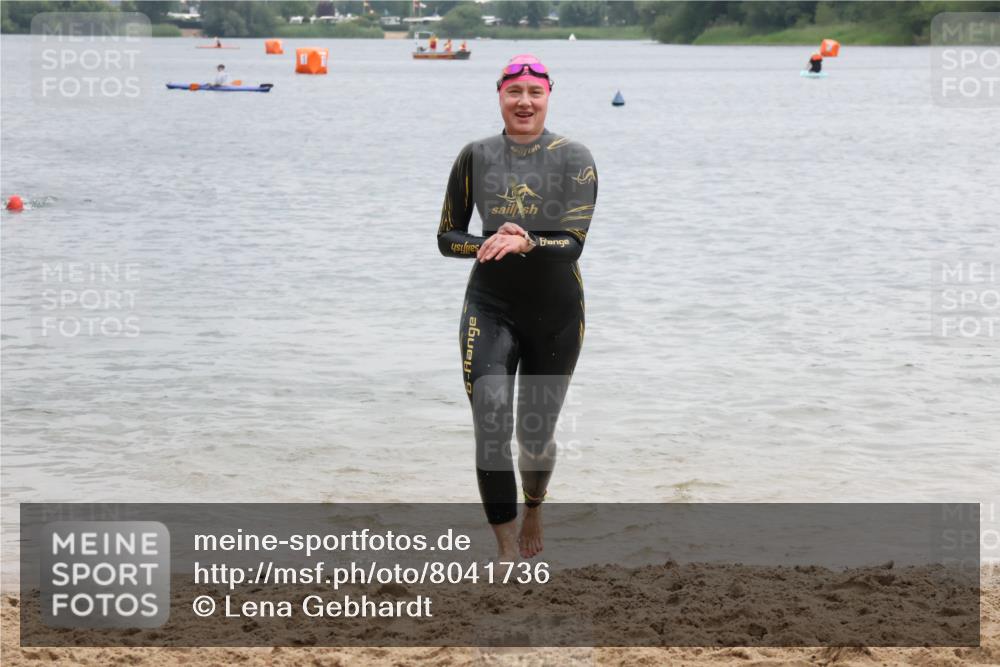 21.06.2025 - 27. Vierlanden-Triathlon Lena Gebhardt http://msf.ph/oto/8041736 15.06.2025 13:08:28 Schwimmen 1168, 1173, 1176, 1185, 1202, 1212, 1229 meine-sportfotos.de