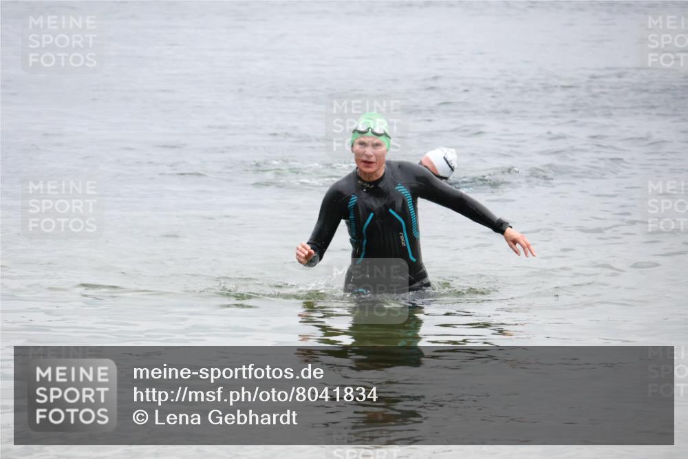 21.06.2025 - 27. Vierlanden-Triathlon Lena Gebhardt http://msf.ph/oto/8041834 15.06.2025 13:09:27 Schwimmen 1201 meine-sportfotos.de