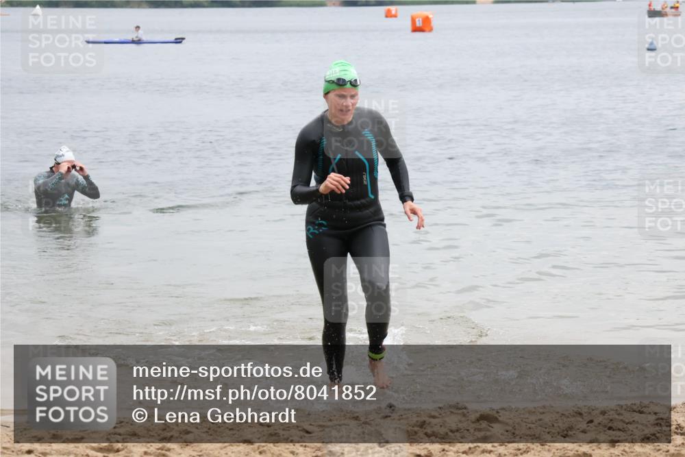 21.06.2025 - 27. Vierlanden-Triathlon Lena Gebhardt http://msf.ph/oto/8041852 15.06.2025 13:09:34 Schwimmen 1201 meine-sportfotos.de