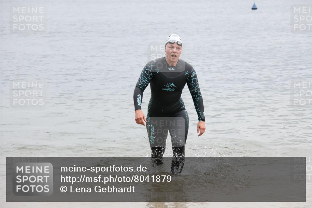21.06.2025 - 27. Vierlanden-Triathlon Lena Gebhardt http://msf.ph/oto/8041879 15.06.2025 13:09:44 Schwimmen 1201, 1213 meine-sportfotos.de