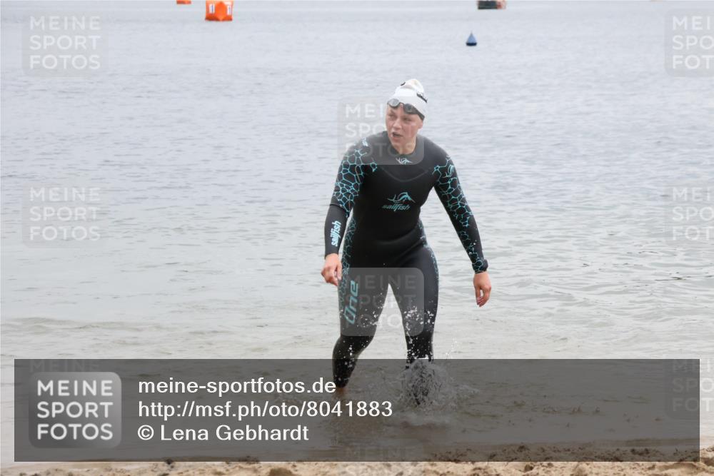 21.06.2025 - 27. Vierlanden-Triathlon Lena Gebhardt http://msf.ph/oto/8041883 15.06.2025 13:09:45 Schwimmen 1201, 1213 meine-sportfotos.de