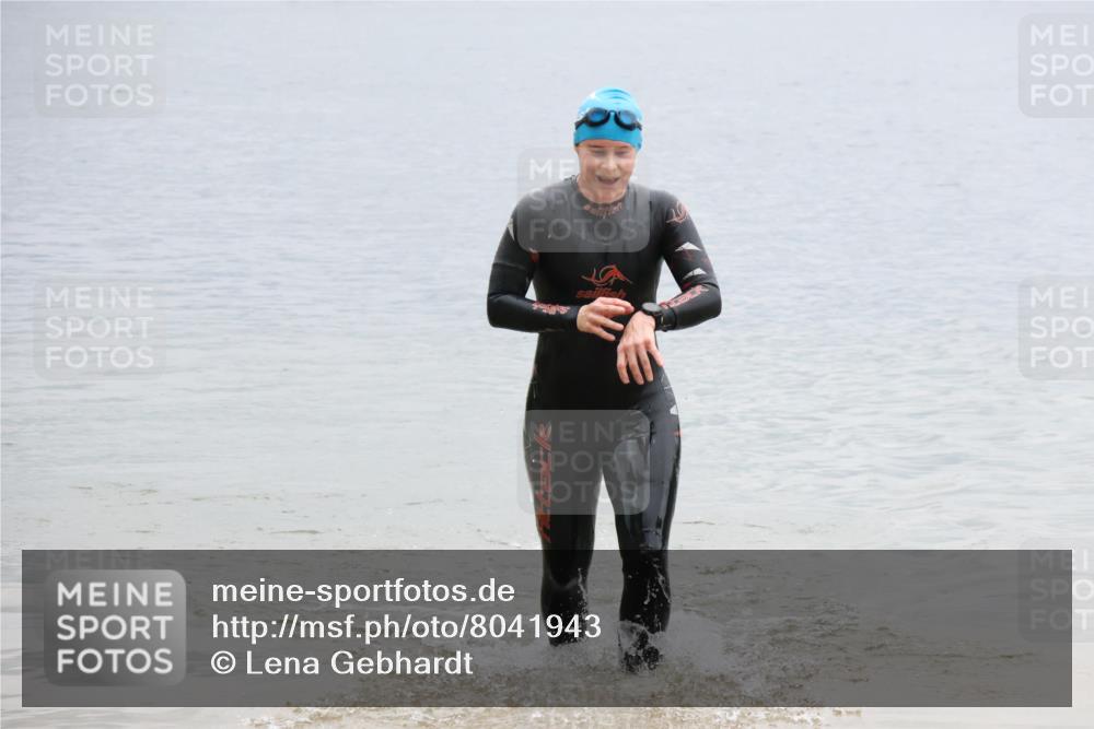 21.06.2025 - 27. Vierlanden-Triathlon Lena Gebhardt http://msf.ph/oto/8041943 15.06.2025 13:10:59 Schwimmen 1179 meine-sportfotos.de