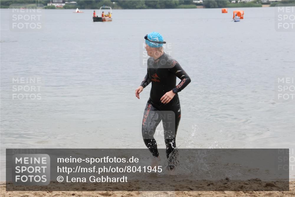 21.06.2025 - 27. Vierlanden-Triathlon Lena Gebhardt http://msf.ph/oto/8041945 15.06.2025 13:10:59 Schwimmen 1179 meine-sportfotos.de