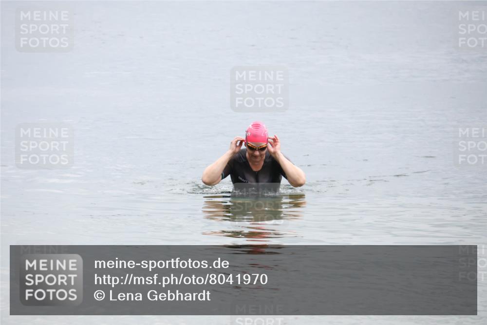 21.06.2025 - 27. Vierlanden-Triathlon Lena Gebhardt http://msf.ph/oto/8041970 15.06.2025 13:11:49 Schwimmen  meine-sportfotos.de