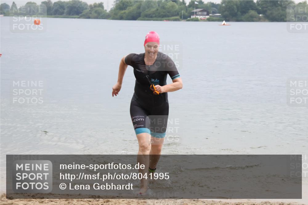 21.06.2025 - 27. Vierlanden-Triathlon Lena Gebhardt http://msf.ph/oto/8041995 15.06.2025 13:11:59 Schwimmen 1224 meine-sportfotos.de