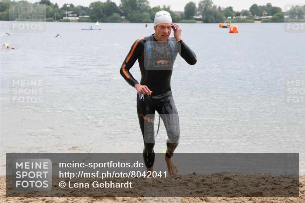 21.06.2025 - 27. Vierlanden-Triathlon Lena Gebhardt http://msf.ph/oto/8042041 15.06.2025 13:18:06 Schwimmen 1284 meine-sportfotos.de