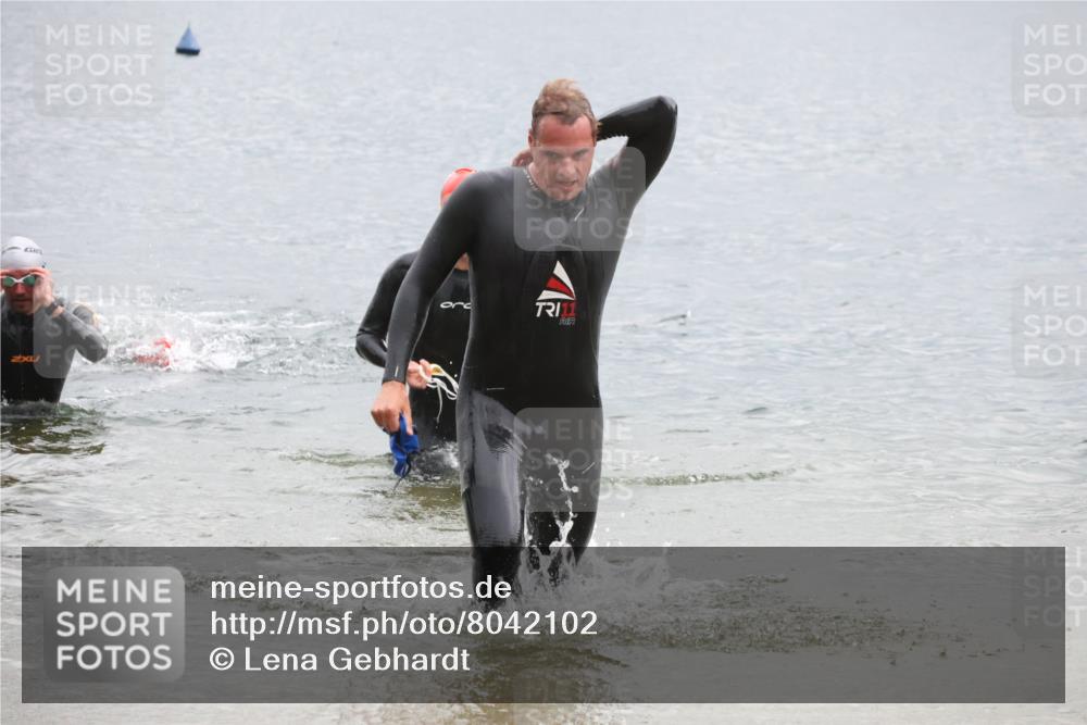 21.06.2025 - 27. Vierlanden-Triathlon Lena Gebhardt http://msf.ph/oto/8042102 15.06.2025 13:19:22 Schwimmen 1234, 1254, 1268, 1311 meine-sportfotos.de