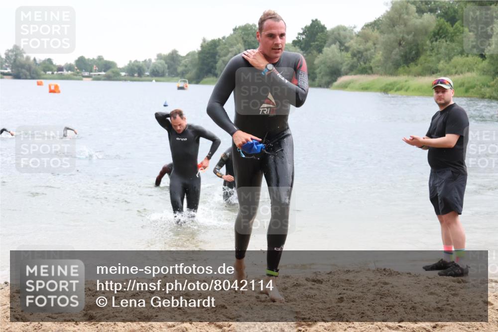 21.06.2025 - 27. Vierlanden-Triathlon Lena Gebhardt http://msf.ph/oto/8042114 15.06.2025 13:19:27 Schwimmen 1234, 1254, 1268, 1311 meine-sportfotos.de