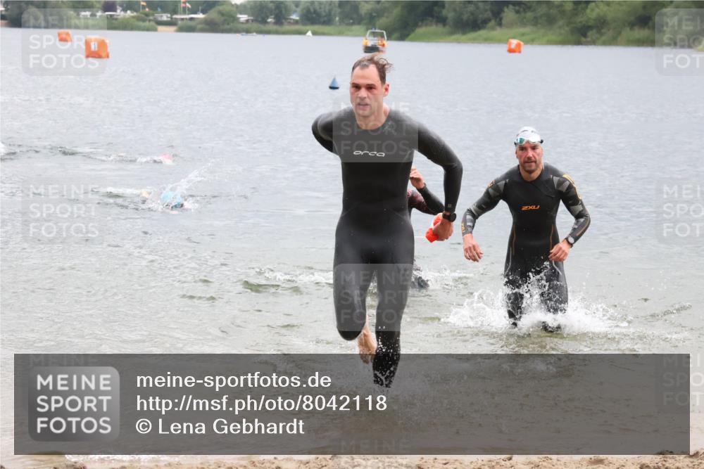 21.06.2025 - 27. Vierlanden-Triathlon Lena Gebhardt http://msf.ph/oto/8042118 15.06.2025 13:19:28 Schwimmen 1234, 1254, 1268, 1311 meine-sportfotos.de