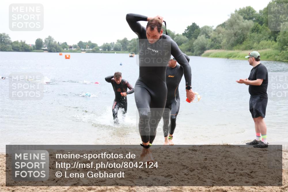 21.06.2025 - 27. Vierlanden-Triathlon Lena Gebhardt http://msf.ph/oto/8042124 15.06.2025 13:19:30 Schwimmen 1234, 1254, 1268, 1311, 1312 meine-sportfotos.de