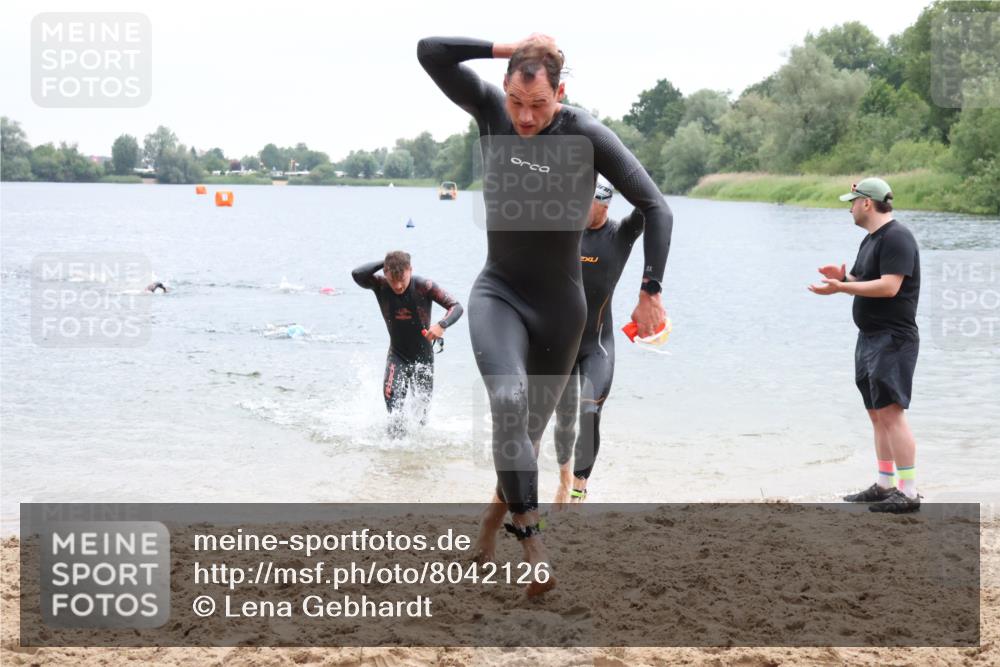 21.06.2025 - 27. Vierlanden-Triathlon Lena Gebhardt http://msf.ph/oto/8042126 15.06.2025 13:19:30 Schwimmen 1234, 1254, 1268, 1311, 1312 meine-sportfotos.de