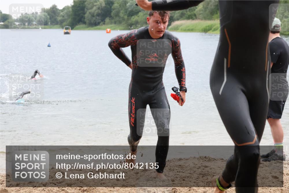 21.06.2025 - 27. Vierlanden-Triathlon Lena Gebhardt http://msf.ph/oto/8042135 15.06.2025 13:19:32 Schwimmen 1234, 1254, 1268, 1311, 1312 meine-sportfotos.de