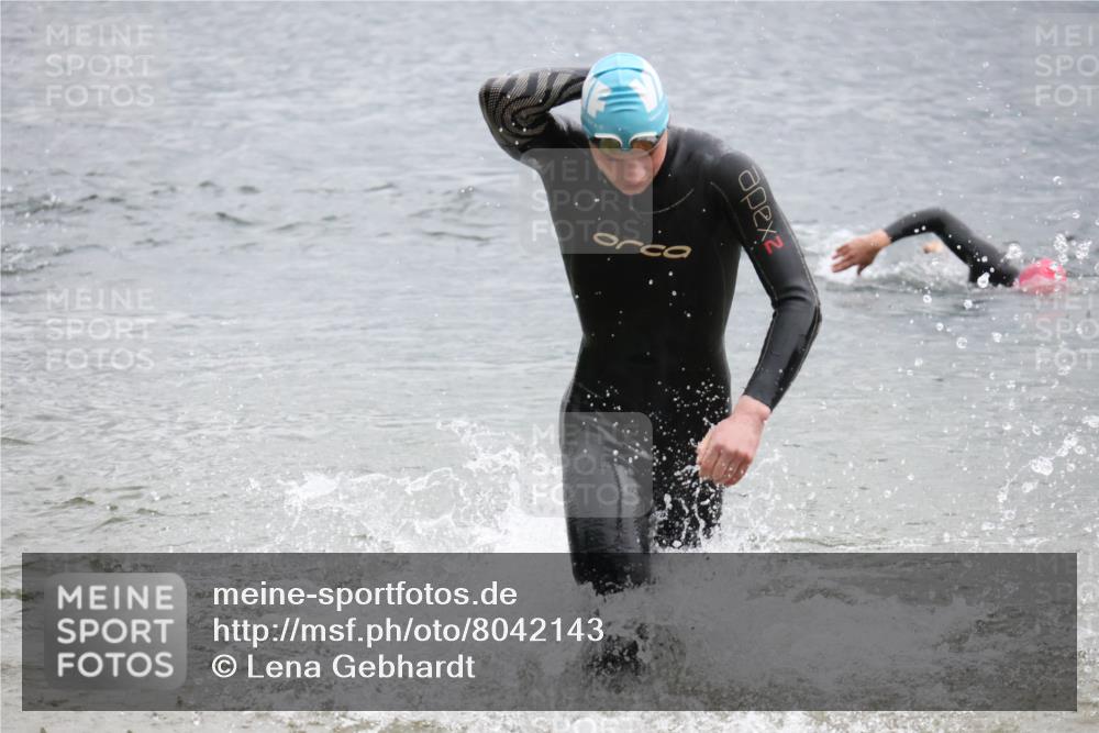 21.06.2025 - 27. Vierlanden-Triathlon Lena Gebhardt http://msf.ph/oto/8042143 15.06.2025 13:19:37 Schwimmen 1234, 1254, 1268, 1311, 1312 meine-sportfotos.de