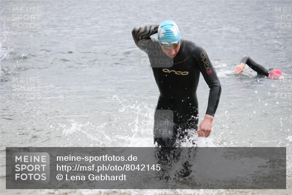 21.06.2025 - 27. Vierlanden-Triathlon Lena Gebhardt http://msf.ph/oto/8042145 15.06.2025 13:19:37 Schwimmen 1234, 1254, 1268, 1311, 1312 meine-sportfotos.de