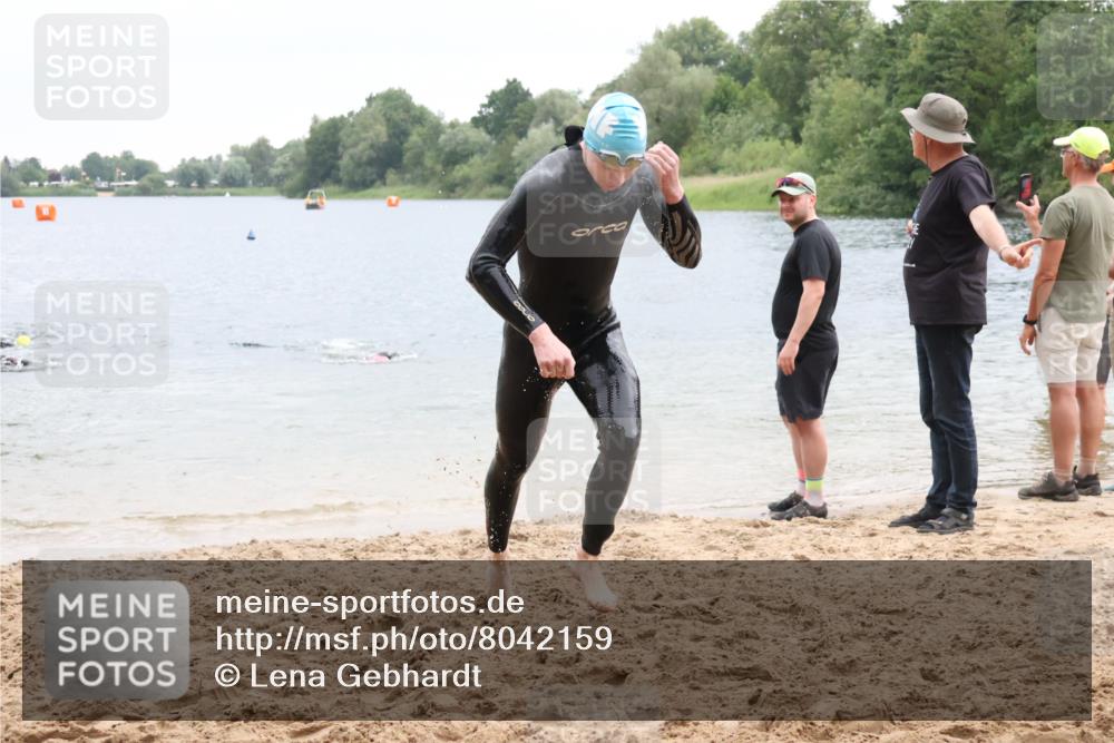 21.06.2025 - 27. Vierlanden-Triathlon Lena Gebhardt http://msf.ph/oto/8042159 15.06.2025 13:19:40 Schwimmen 1268, 1280, 1309, 1311, 1312 meine-sportfotos.de