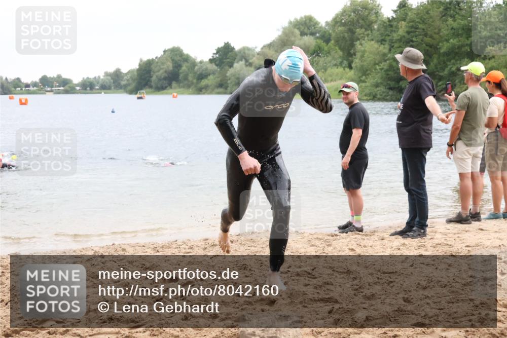 21.06.2025 - 27. Vierlanden-Triathlon Lena Gebhardt http://msf.ph/oto/8042160 15.06.2025 13:19:40 Schwimmen 1268, 1280, 1309, 1311, 1312 meine-sportfotos.de