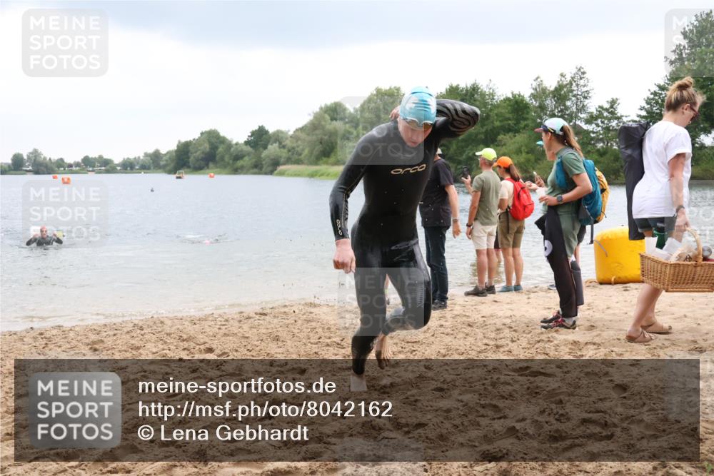 21.06.2025 - 27. Vierlanden-Triathlon Lena Gebhardt http://msf.ph/oto/8042162 15.06.2025 13:19:41 Schwimmen 1268, 1280, 1293, 1309, 1311, 1312 meine-sportfotos.de