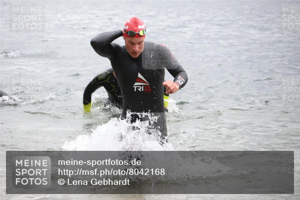 21.06.2025 - 27. Vierlanden-Triathlon Lena Gebhardt http://msf.ph/oto/8042168 15.06.2025 13:19:47 Schwimmen 1267, 1280, 1285, 1293, 1309, 1312 meine-sportfotos.de