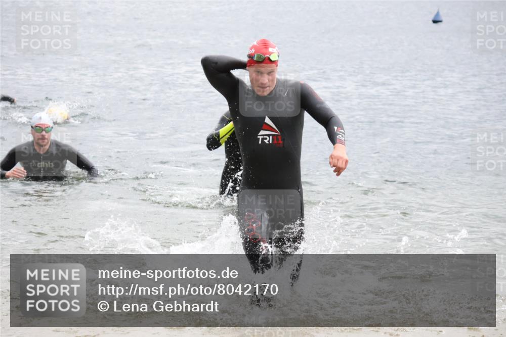 21.06.2025 - 27. Vierlanden-Triathlon Lena Gebhardt http://msf.ph/oto/8042170 15.06.2025 13:19:47 Schwimmen 1267, 1280, 1285, 1293, 1309, 1312 meine-sportfotos.de