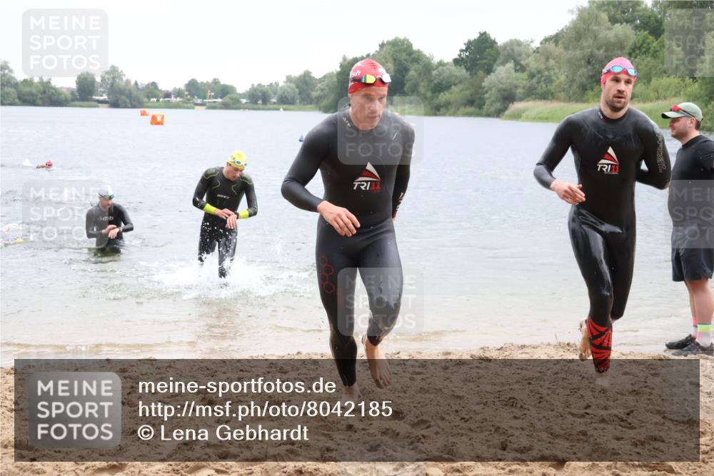 21.06.2025 - 27. Vierlanden-Triathlon Lena Gebhardt http://msf.ph/oto/8042185 15.06.2025 13:19:50 Schwimmen 1267, 1280, 1285, 1293, 1309, 1317 meine-sportfotos.de