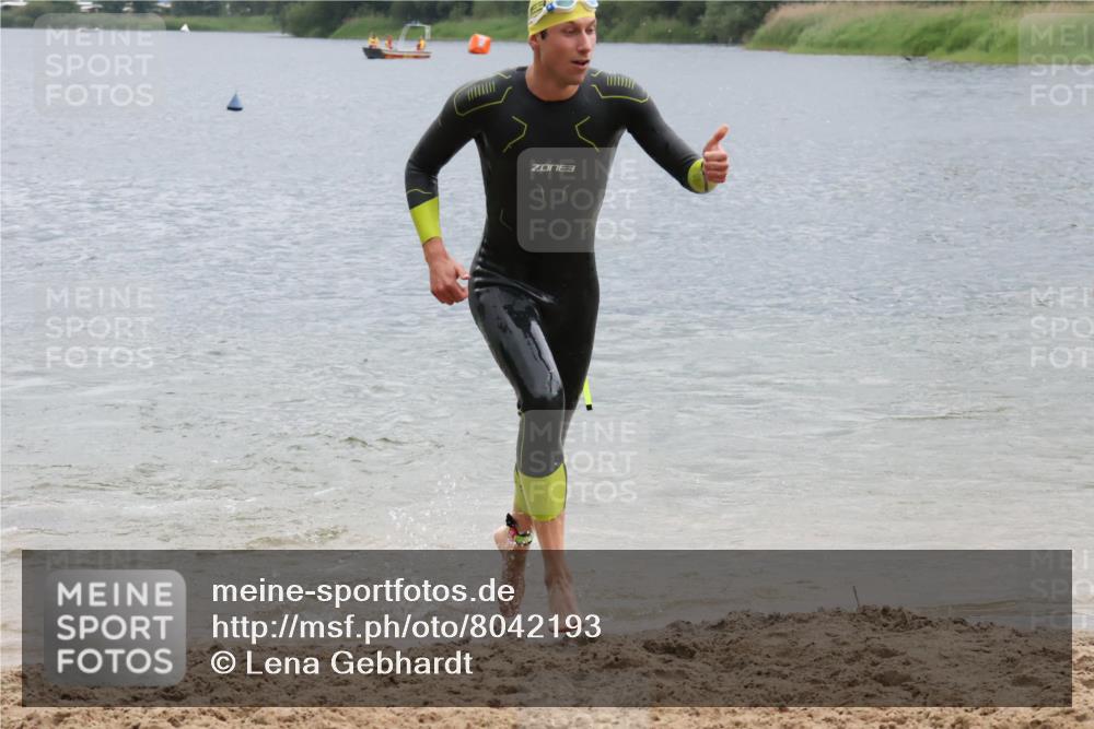 21.06.2025 - 27. Vierlanden-Triathlon Lena Gebhardt http://msf.ph/oto/8042193 15.06.2025 13:19:52 Schwimmen 1267, 1280, 1285, 1293, 1309, 1317 meine-sportfotos.de