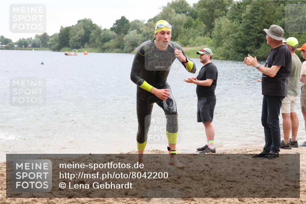 21.06.2025 - 27. Vierlanden-Triathlon Lena Gebhardt http://msf.ph/oto/8042200 15.06.2025 13:19:53 Schwimmen 1267, 1280, 1285, 1293, 1309, 1317 meine-sportfotos.de